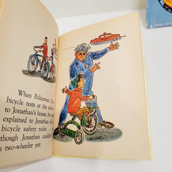 3 Vtg Mini Kids Rand McNally Books Hoppity Skip Policeman Dan Little Toy Train - Picture 9 of 14